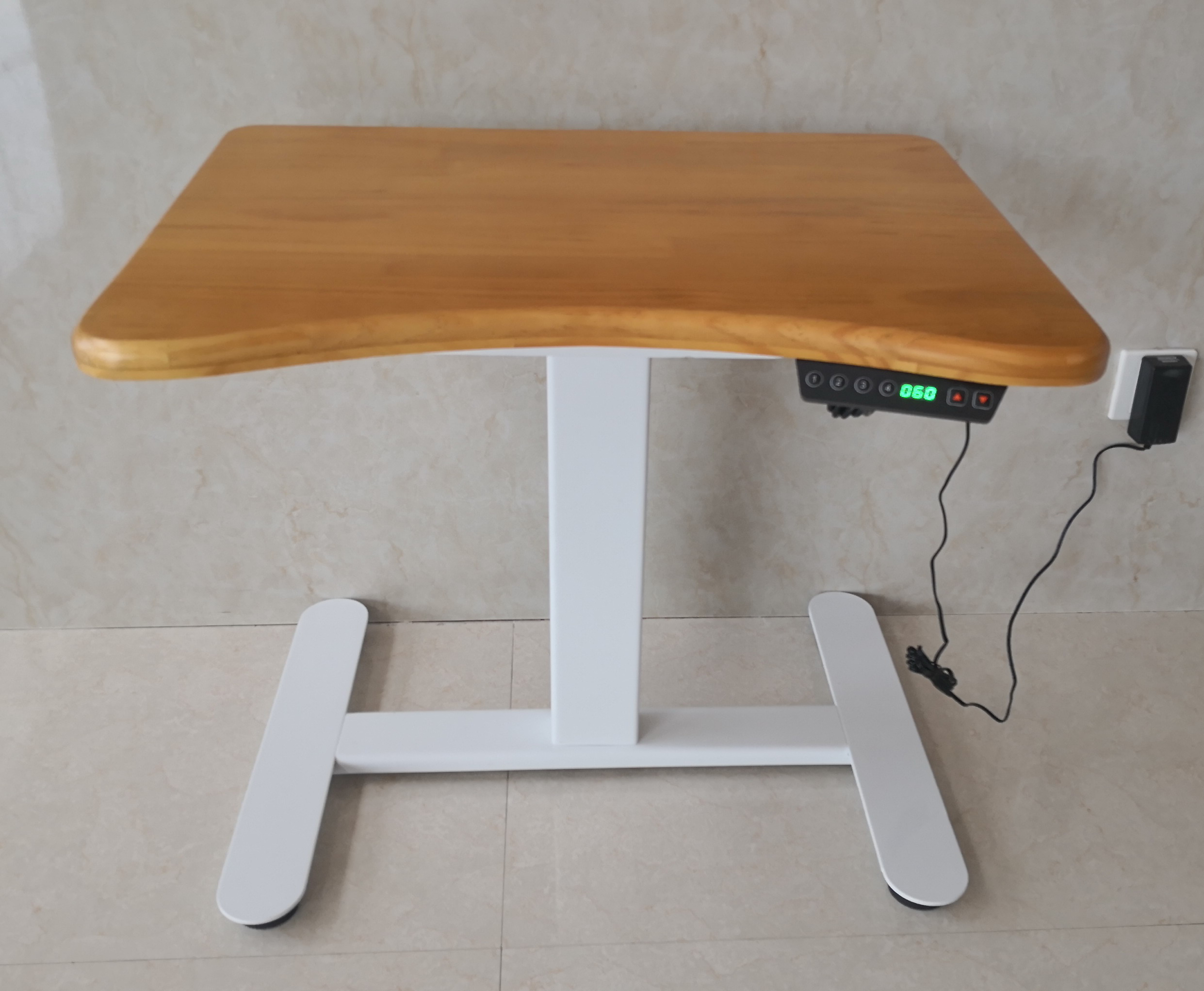 Electric adjustable desk
