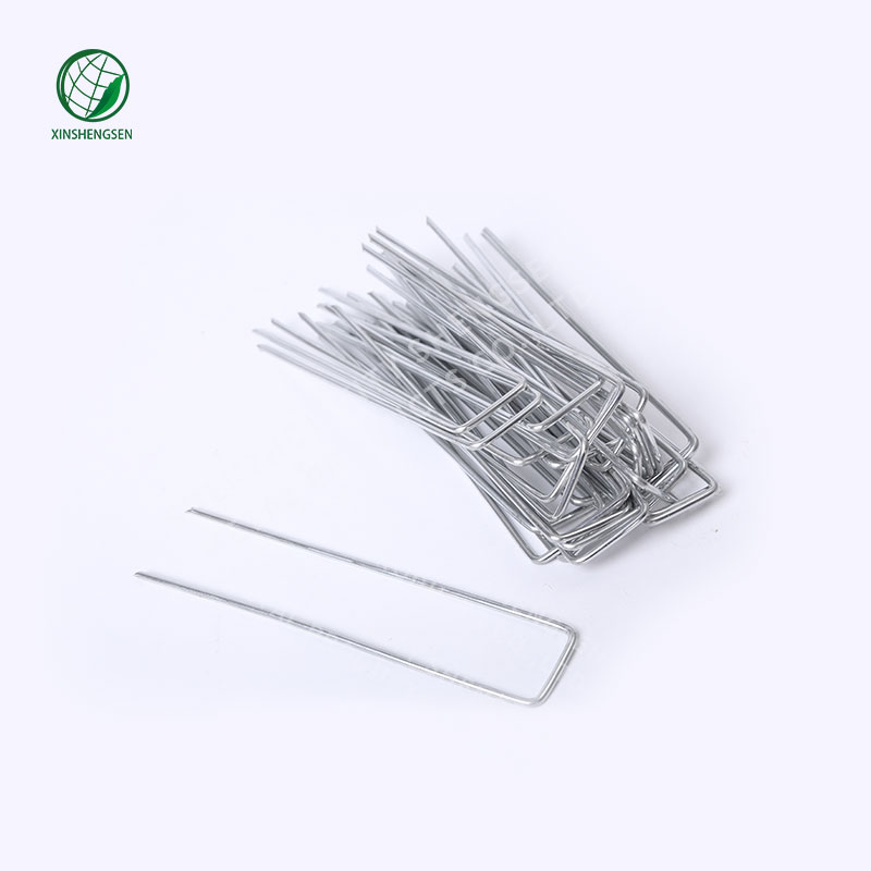 Landscape garden staple