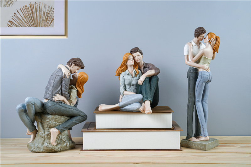 Polyresin Home Decorations Couples In Love