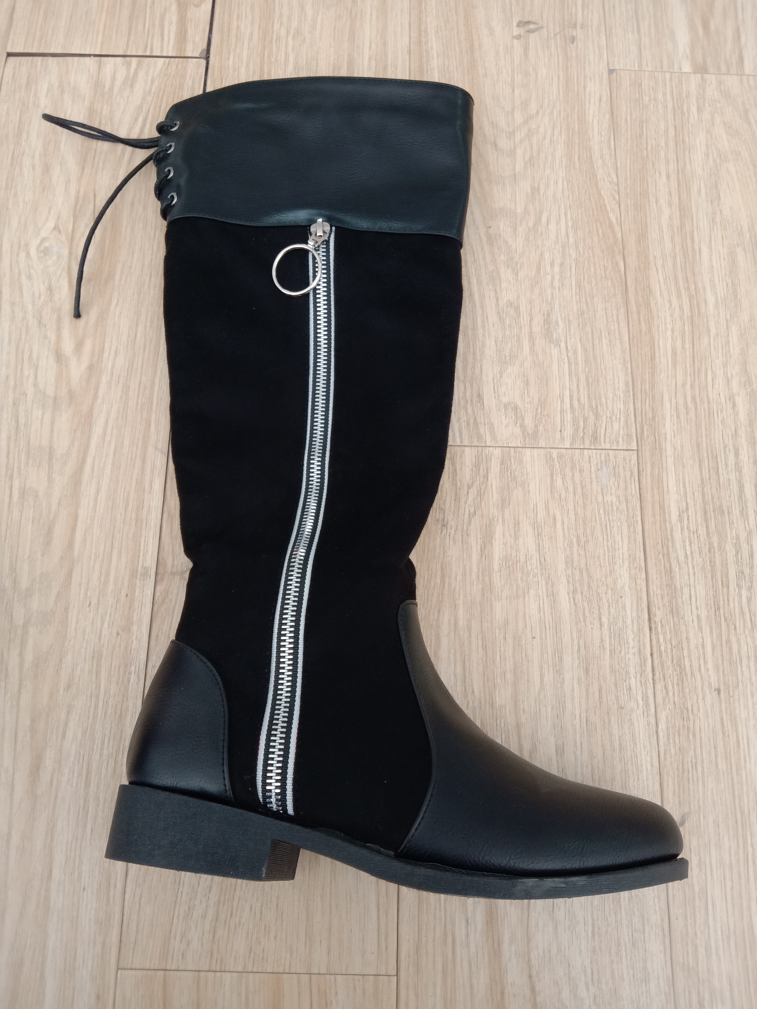 Tall Cansiter Lady Boots