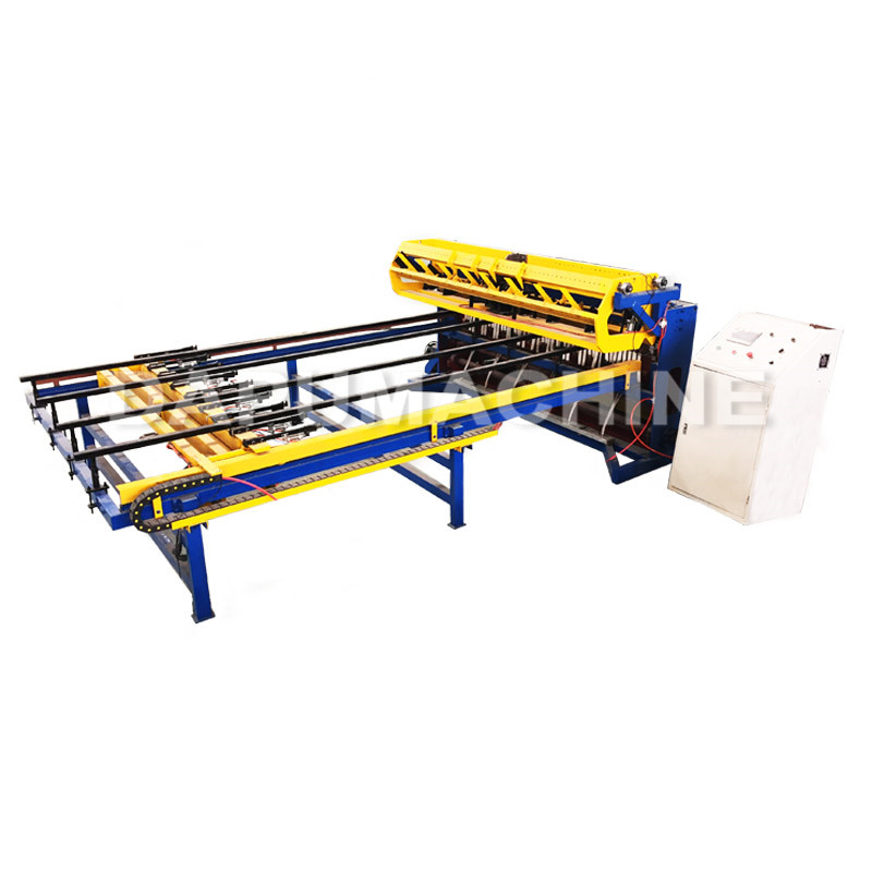 Pneumatic wire mesh fence welding machine