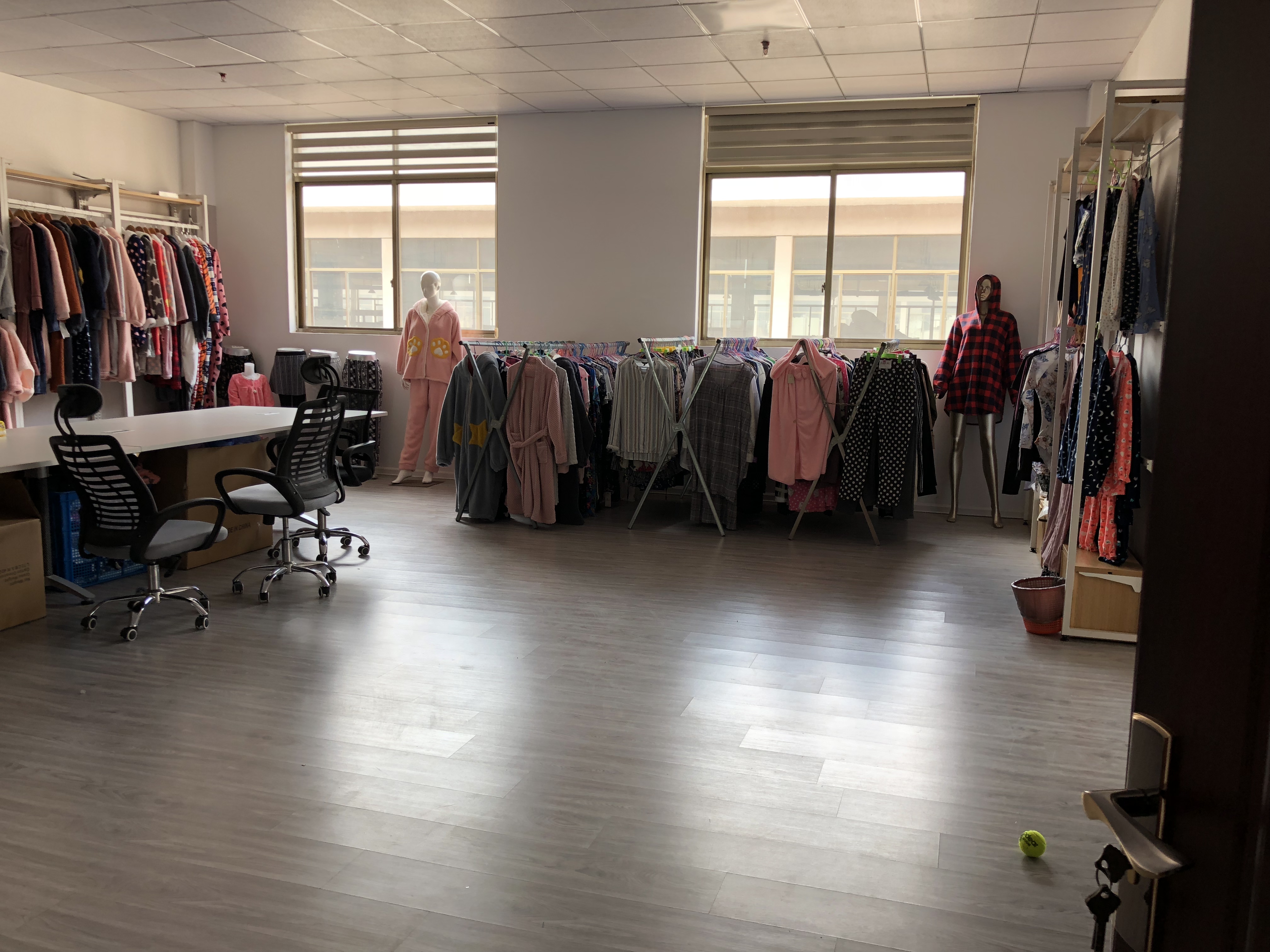 Dongyang Mingzhi Clothing Co., Ltd. – Product photos 2