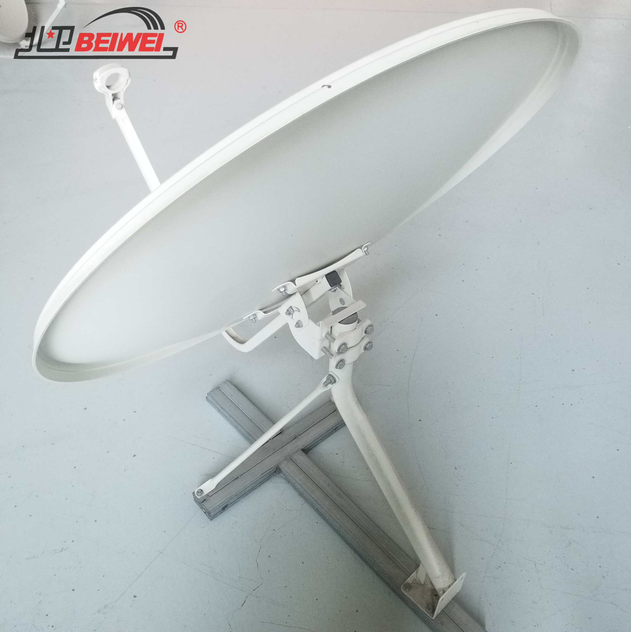 Dish antenna