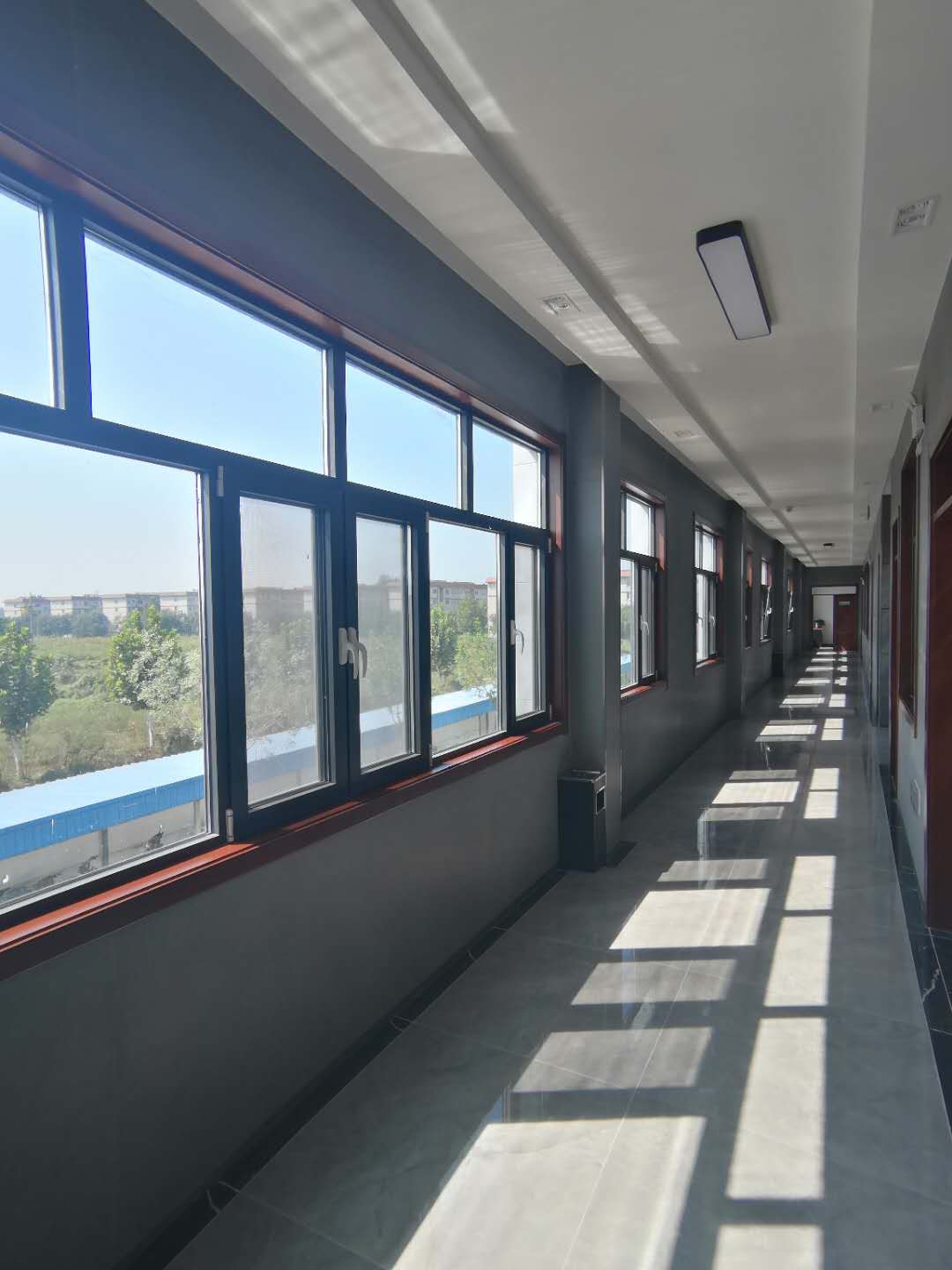 SHANDONG LUTAI BUILDING MATERIAL SCIENCE AND TECHNOLOGY GROUP CO.,LTD – sofá de cuero 3