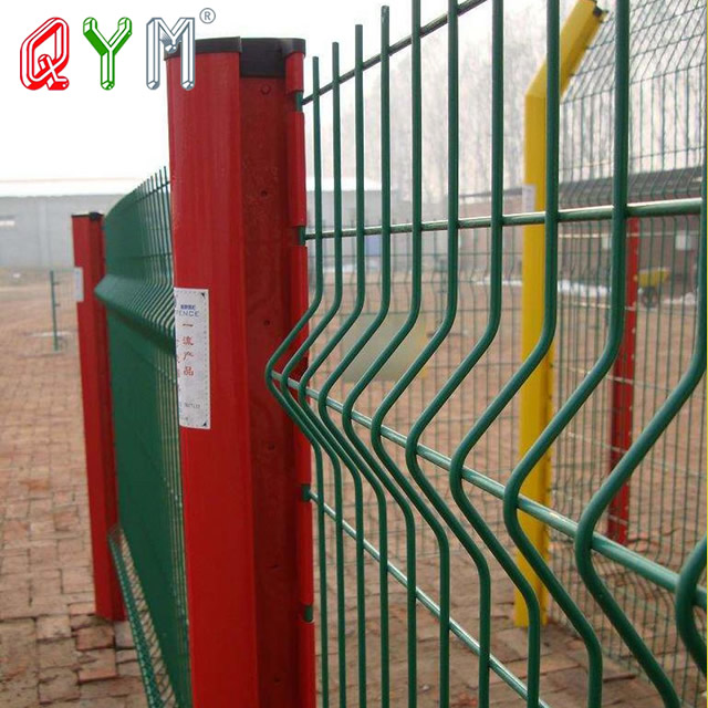 Welded mesh fence