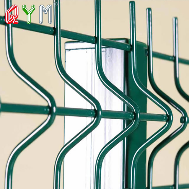 Welded mesh fence