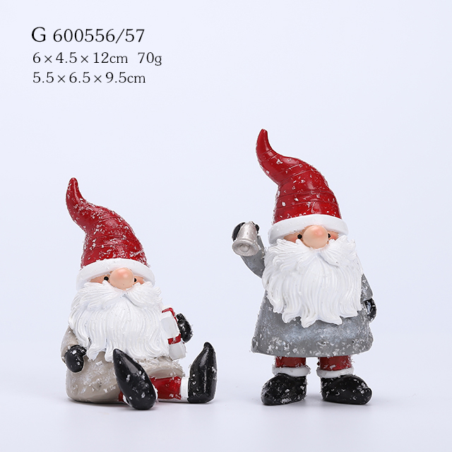 2/A Polyresin Standing/Sitting Xmas Santa Deco