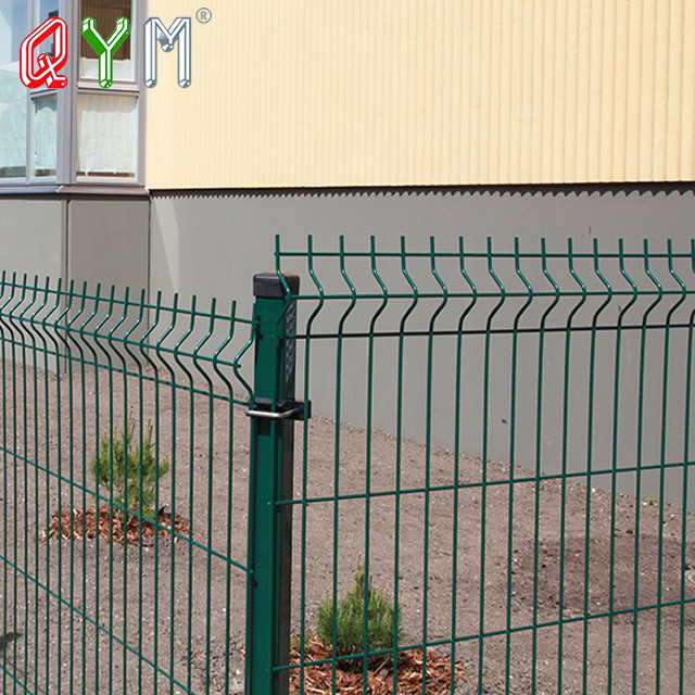 Welded mesh fence
