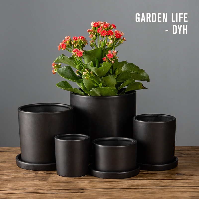 Black matte flower pot and chassis