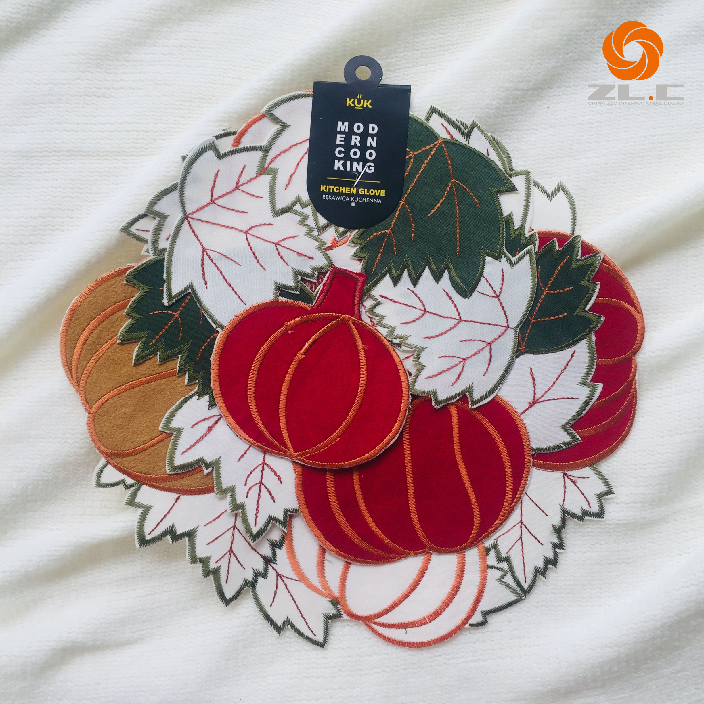 Embroidered plate pad
