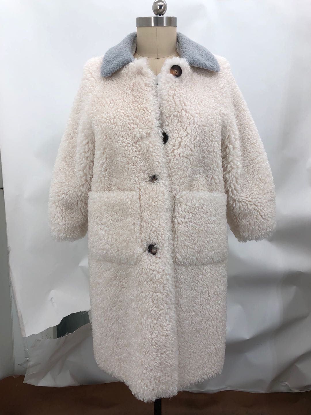 Ladies Fake Fur Coat
