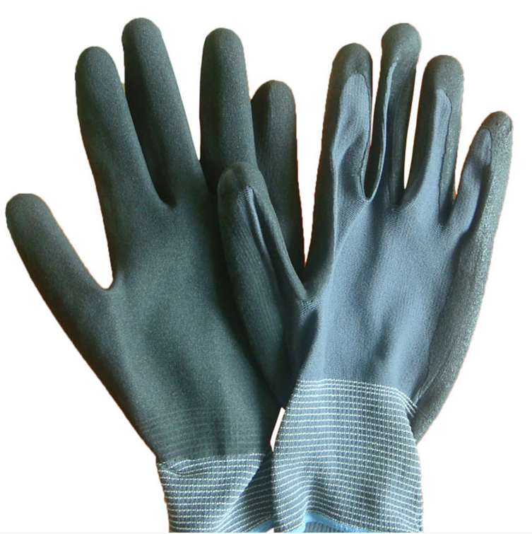Safety gloves with nitrile sandy coating