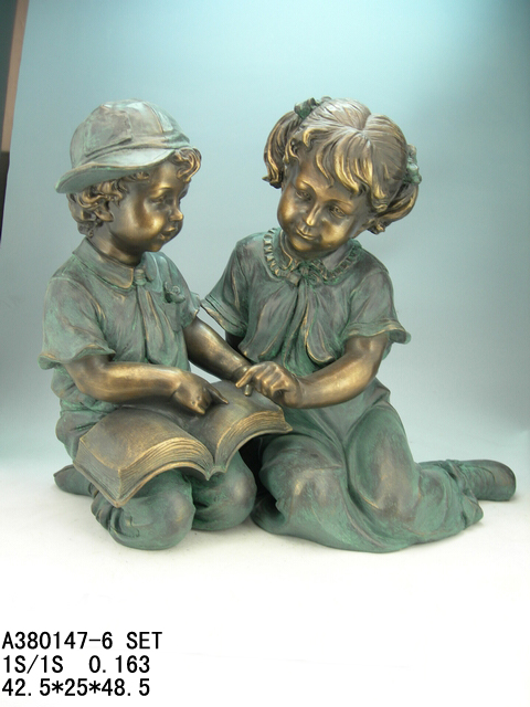 Polyresin Boy & Girl Reading Set
