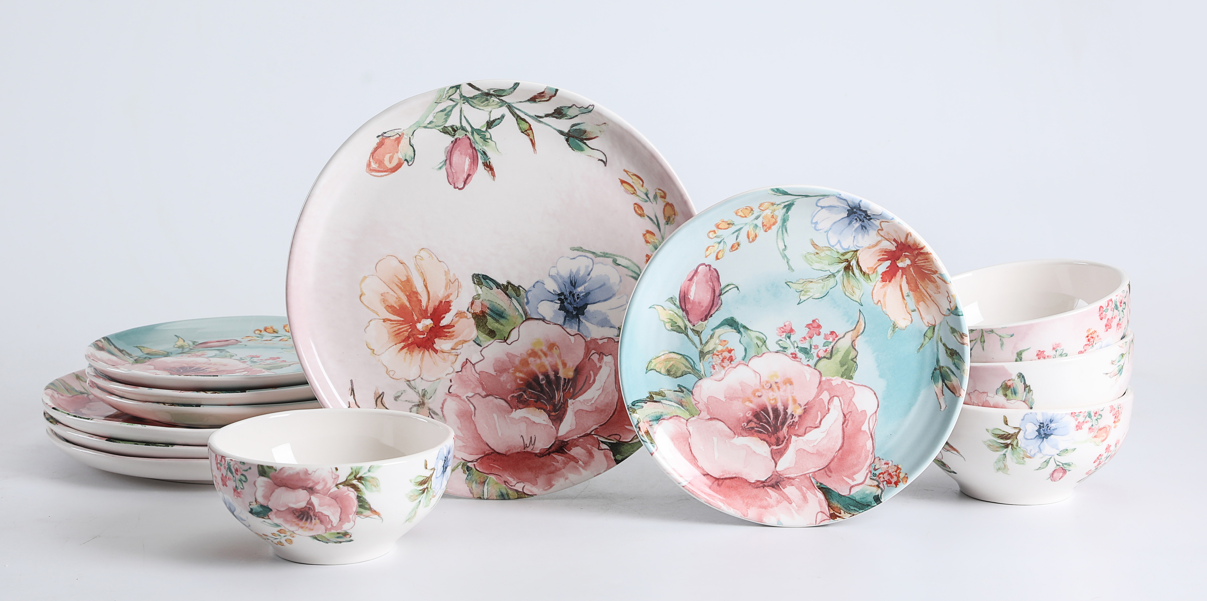 Watercolor floral dinnerware