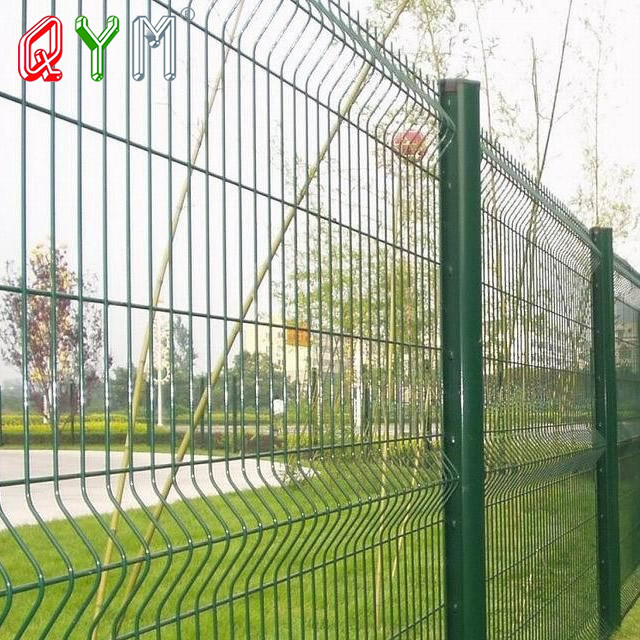 Welded mesh fence