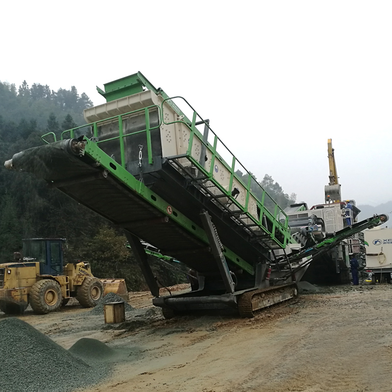 Crawler mobile construction solid waste treatment equipment