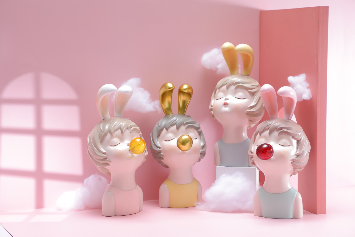 Polyresin figurine