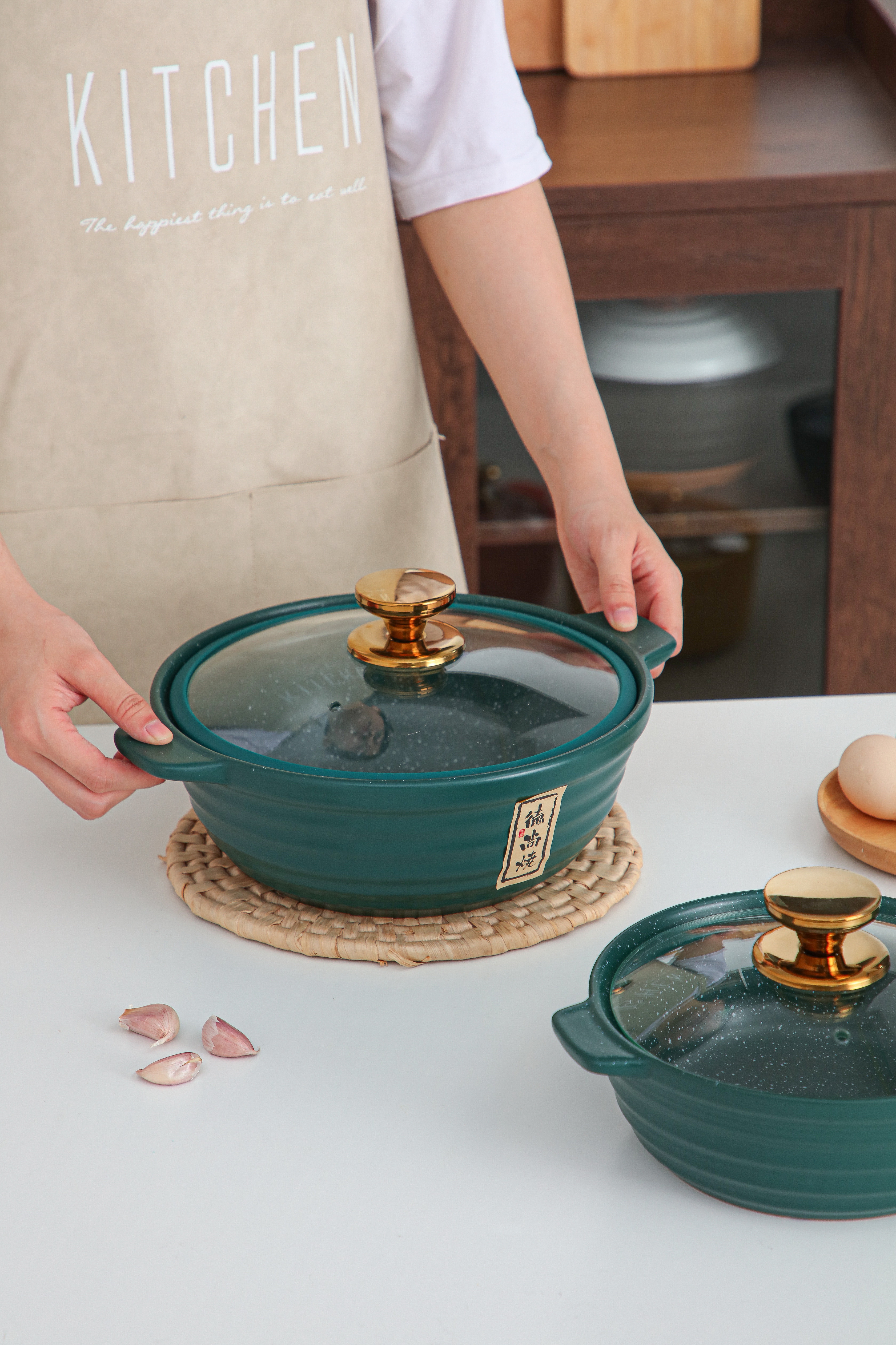 Striped soup pot with glass cover