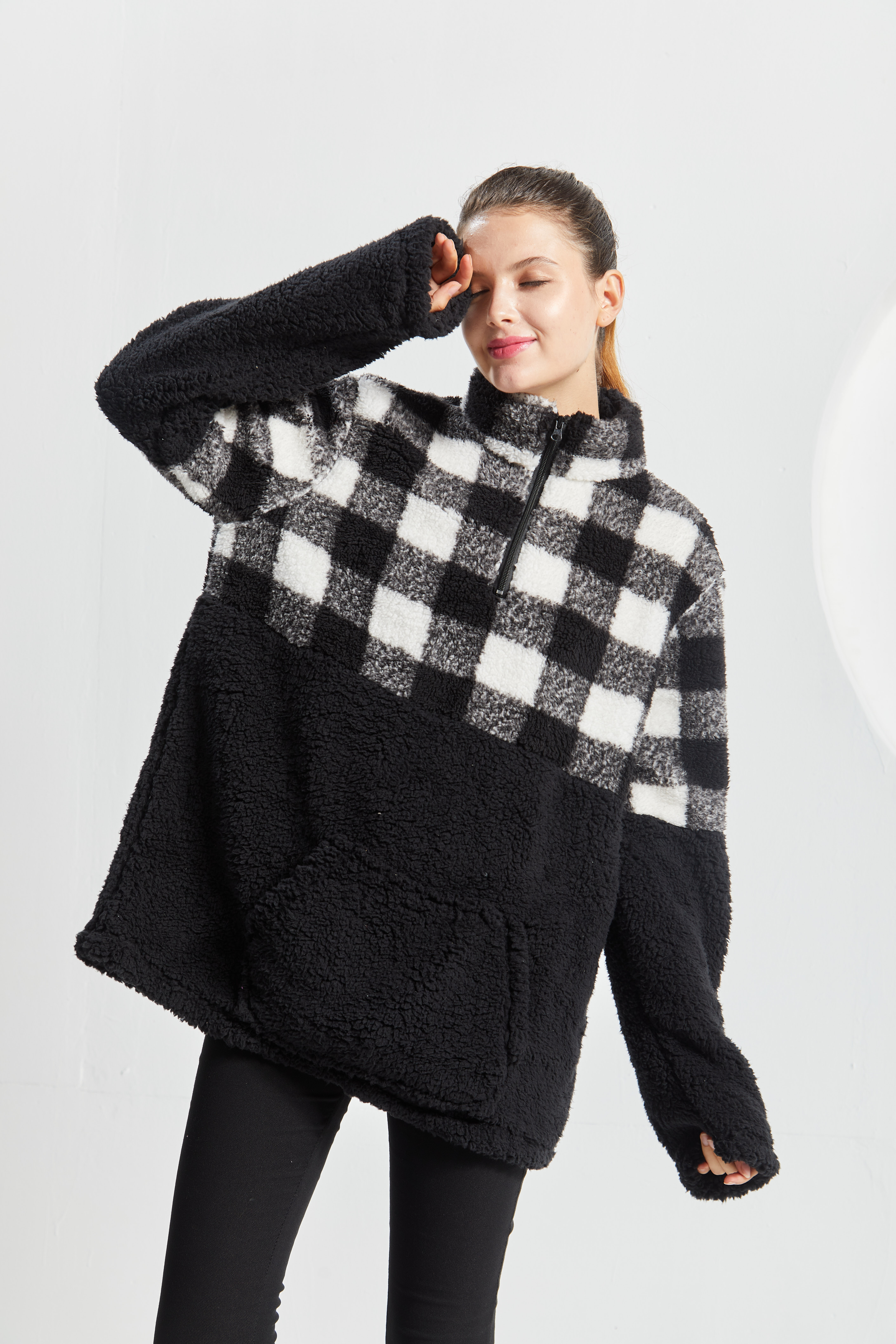 Low moq women sherpa fleece plaid jacket zip up custom logo winter women jacket with hood