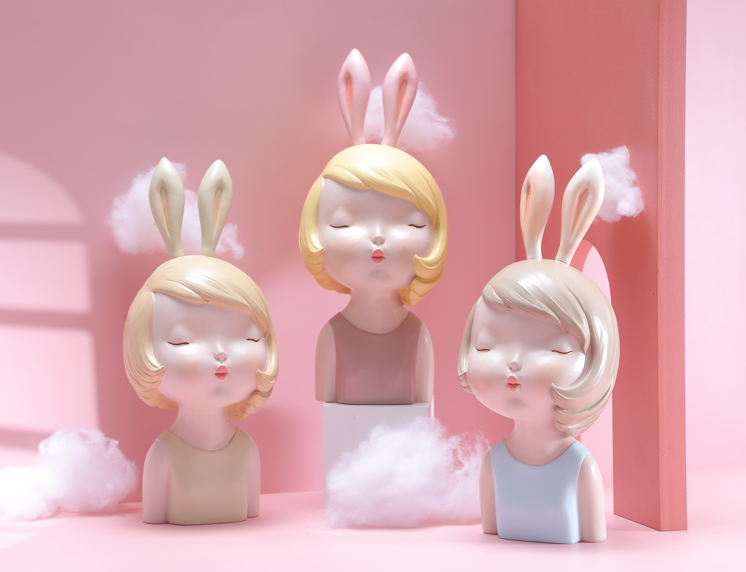 Polyresin figurine