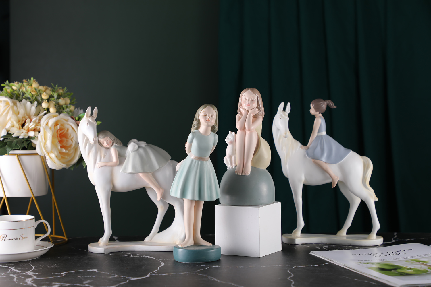 Polyresin Girl