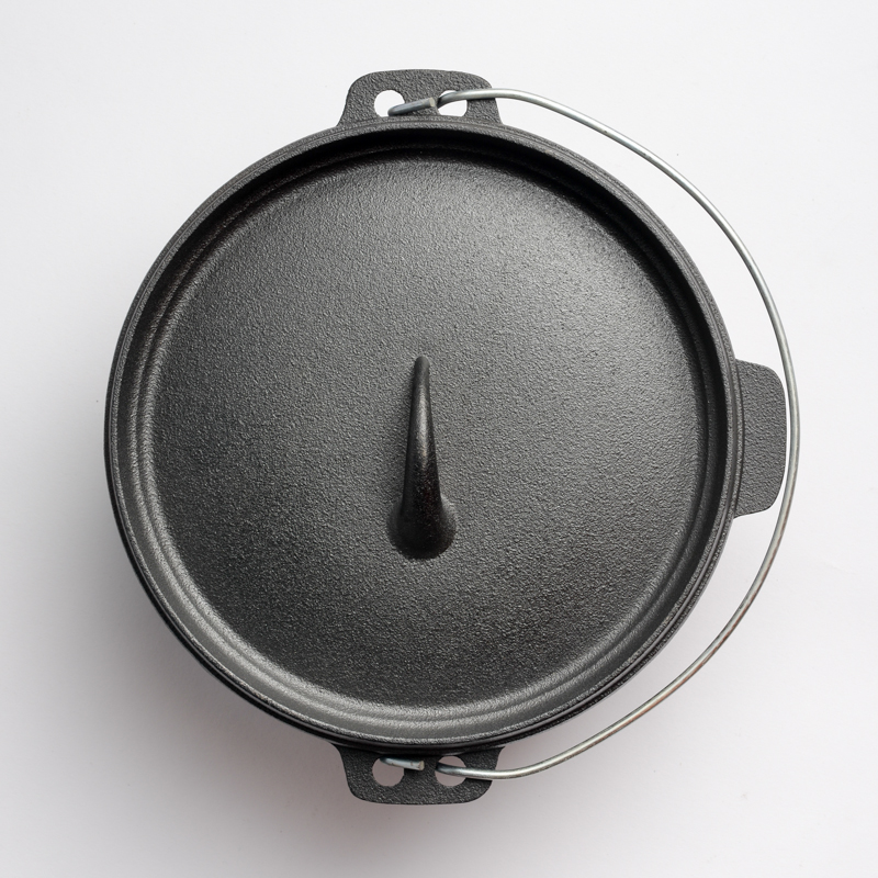 Cast iron camping dutch oven