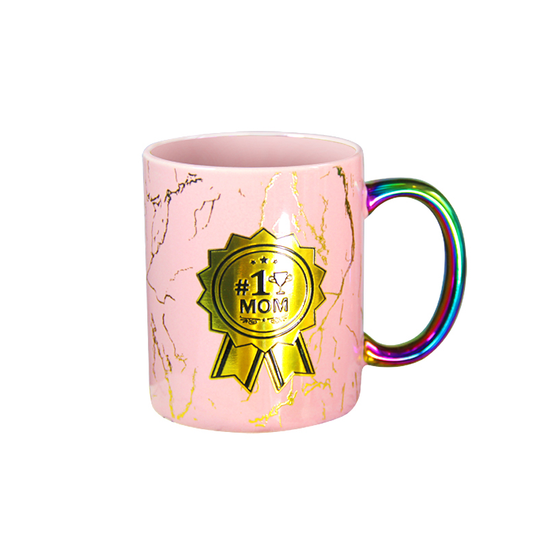 Ceramic gift mug with stone lines