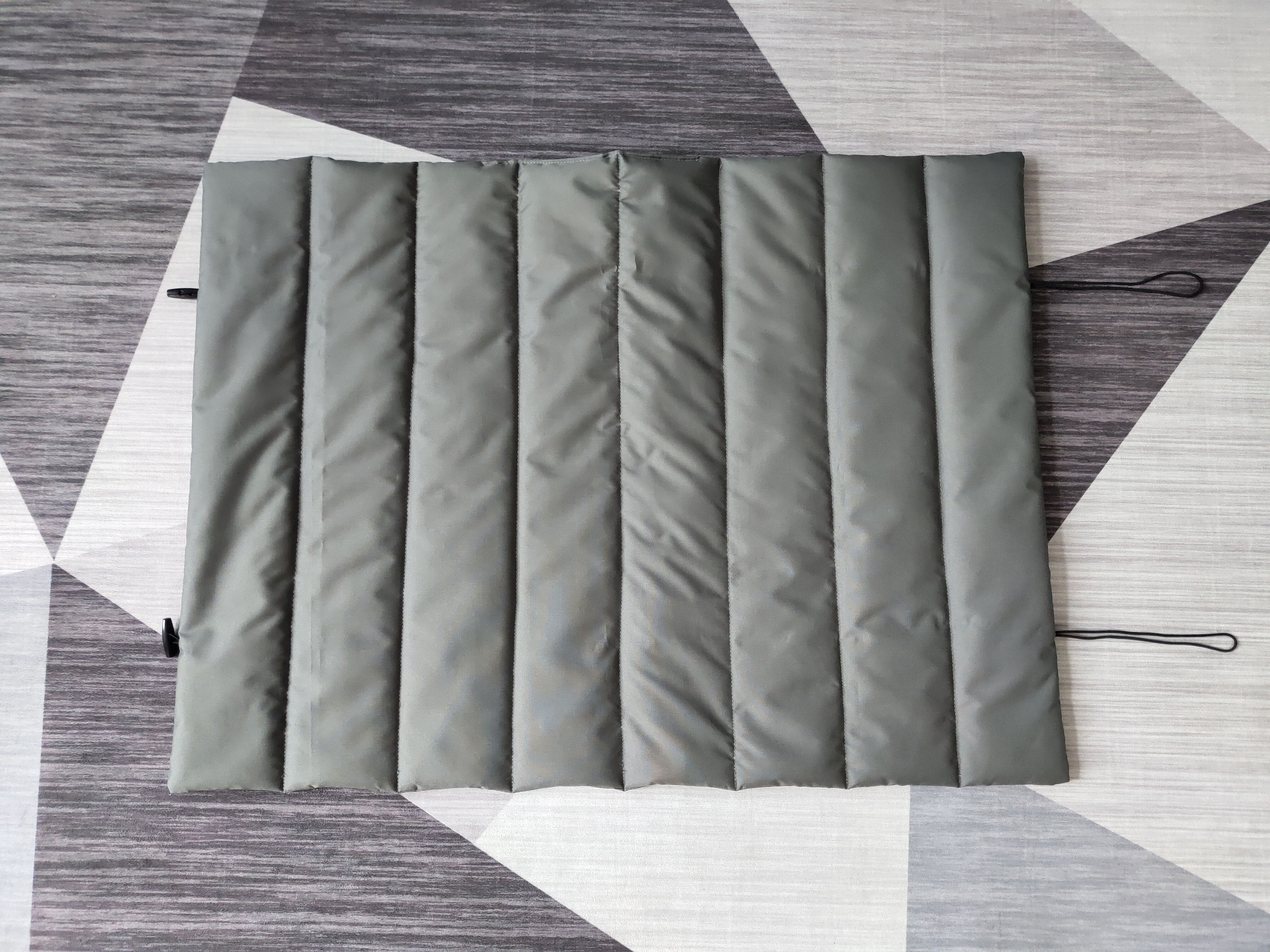 Outdoor folding waterproof pet mat