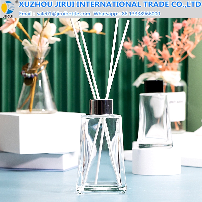 100ml 200ml Round Square Cosmetic Packaging Lotion Pump Bottle Glass Aroma Diffuser Bottle
