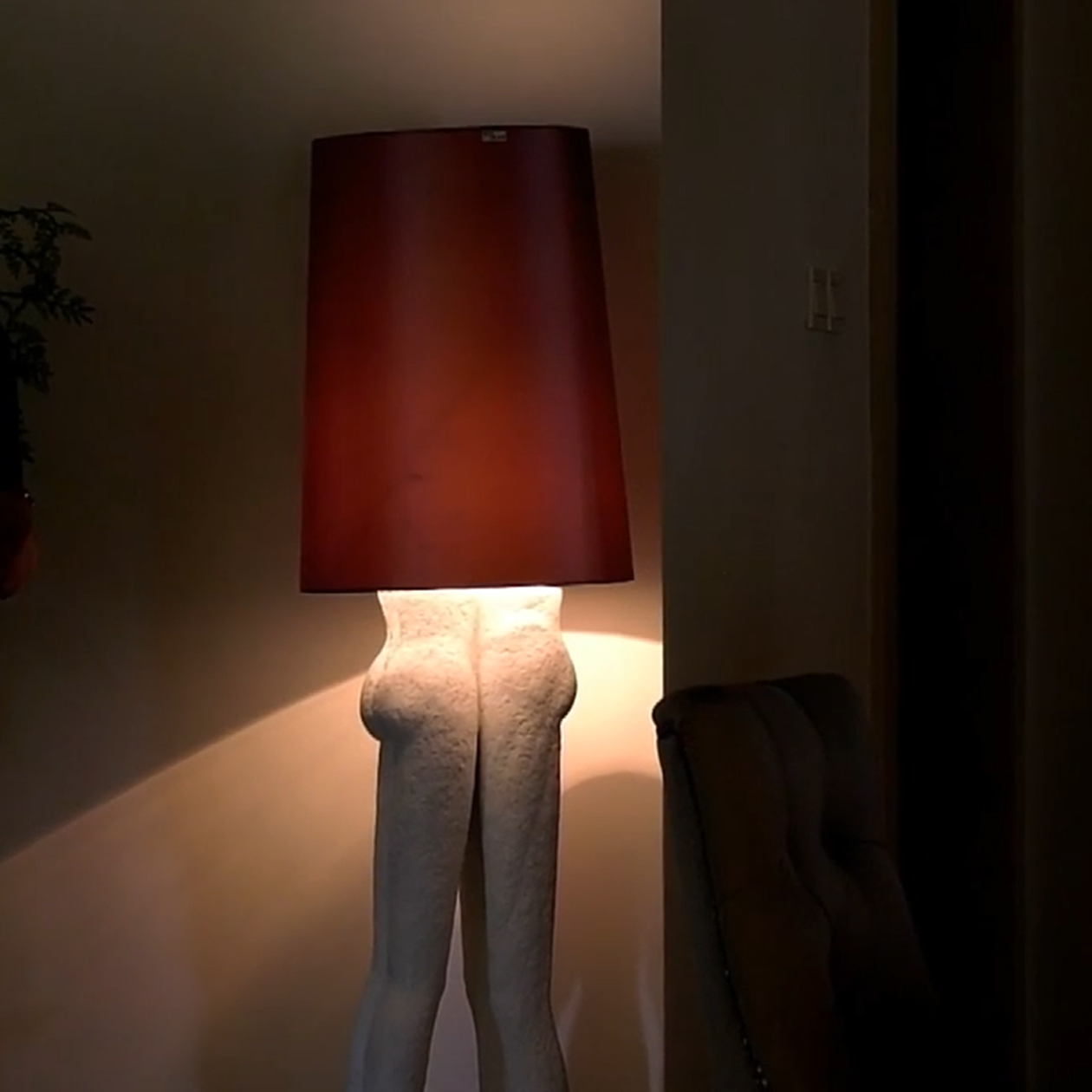 Hugging lamp