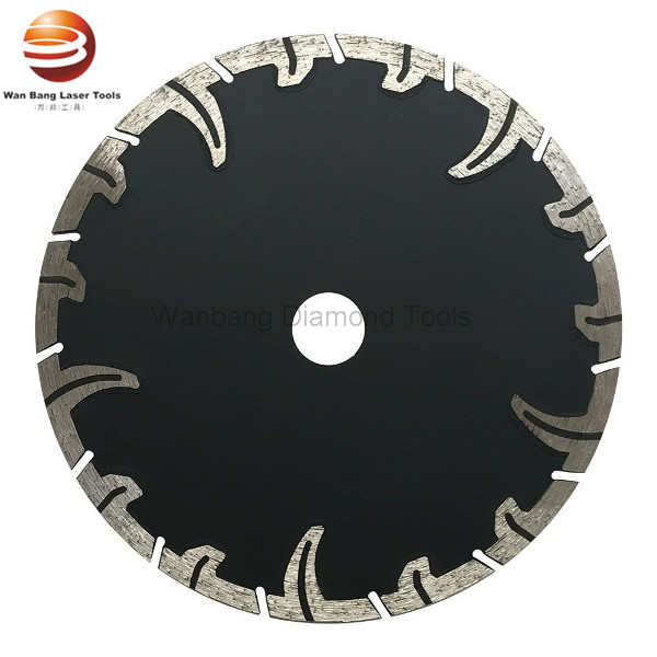 Hot pressed diamond sintered blade with protective teeth