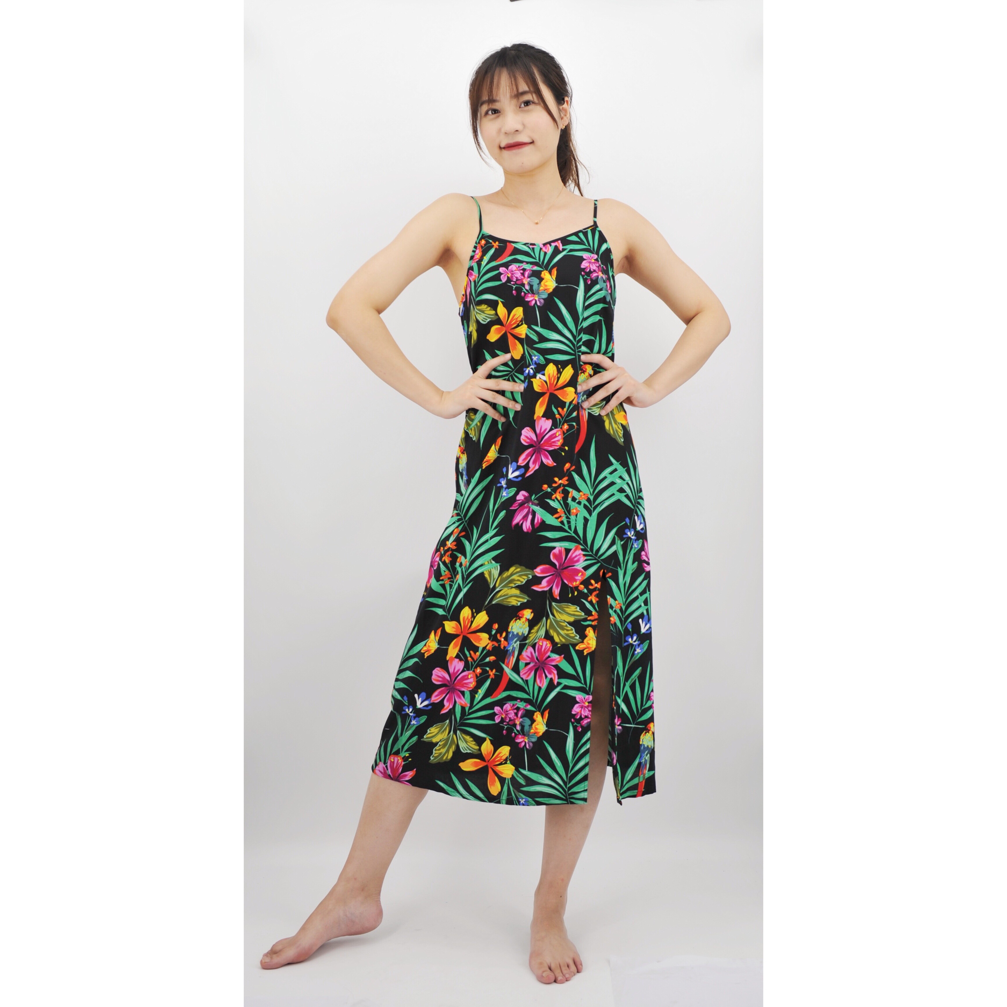 lady's woven rayon printed nightdress