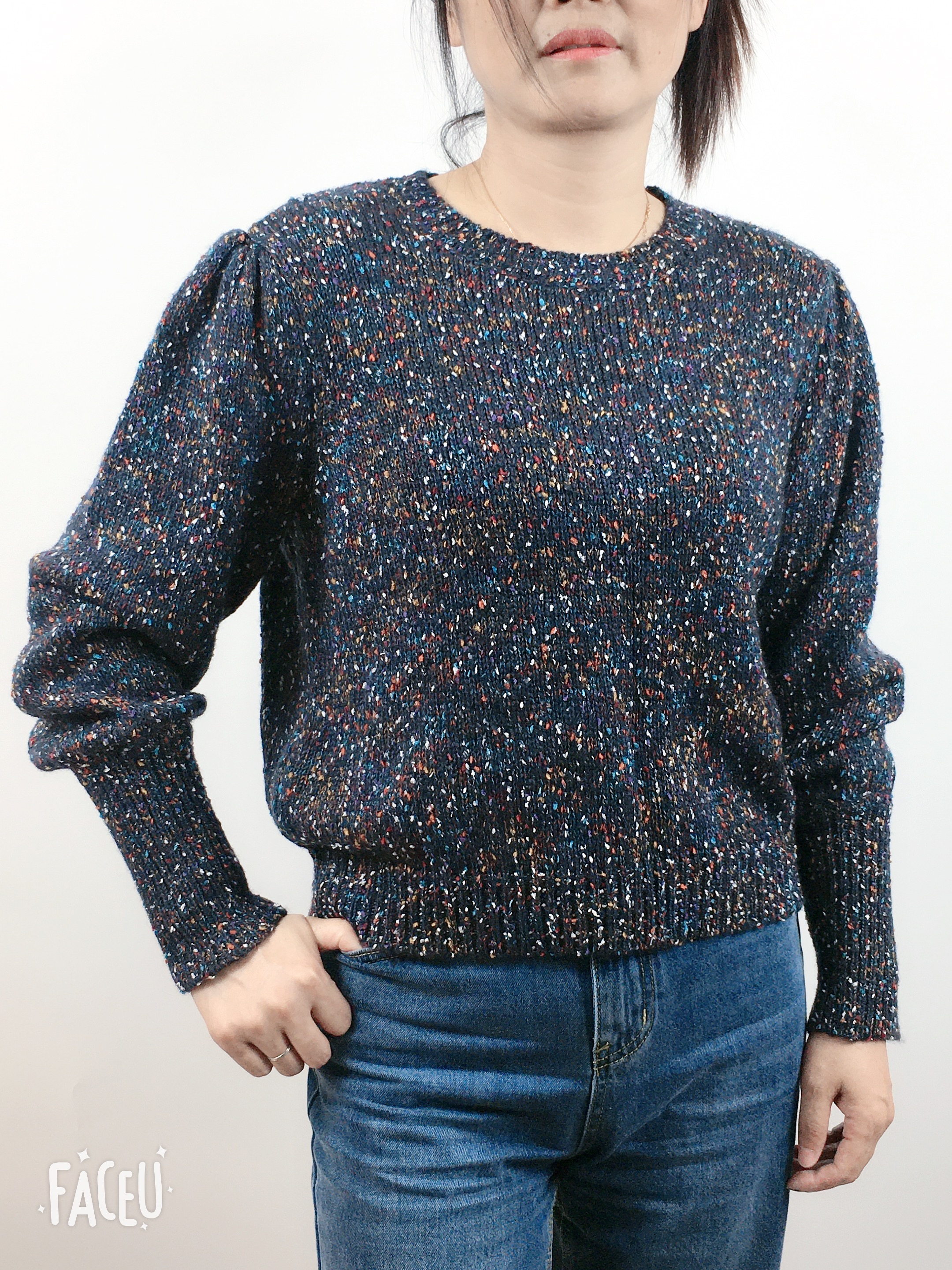 Ladies' crew neck long sleeve knitted jumper