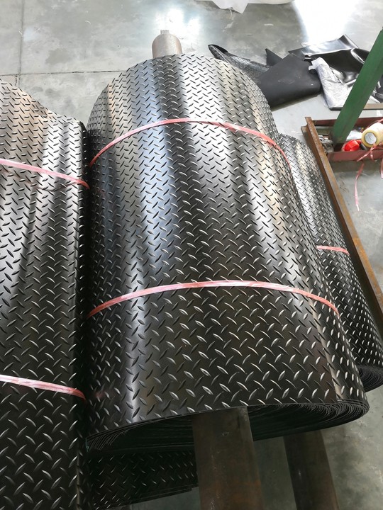 3-9mm Non-slip Diamond Thread Pattern Rubber Flooring Mat Sheets