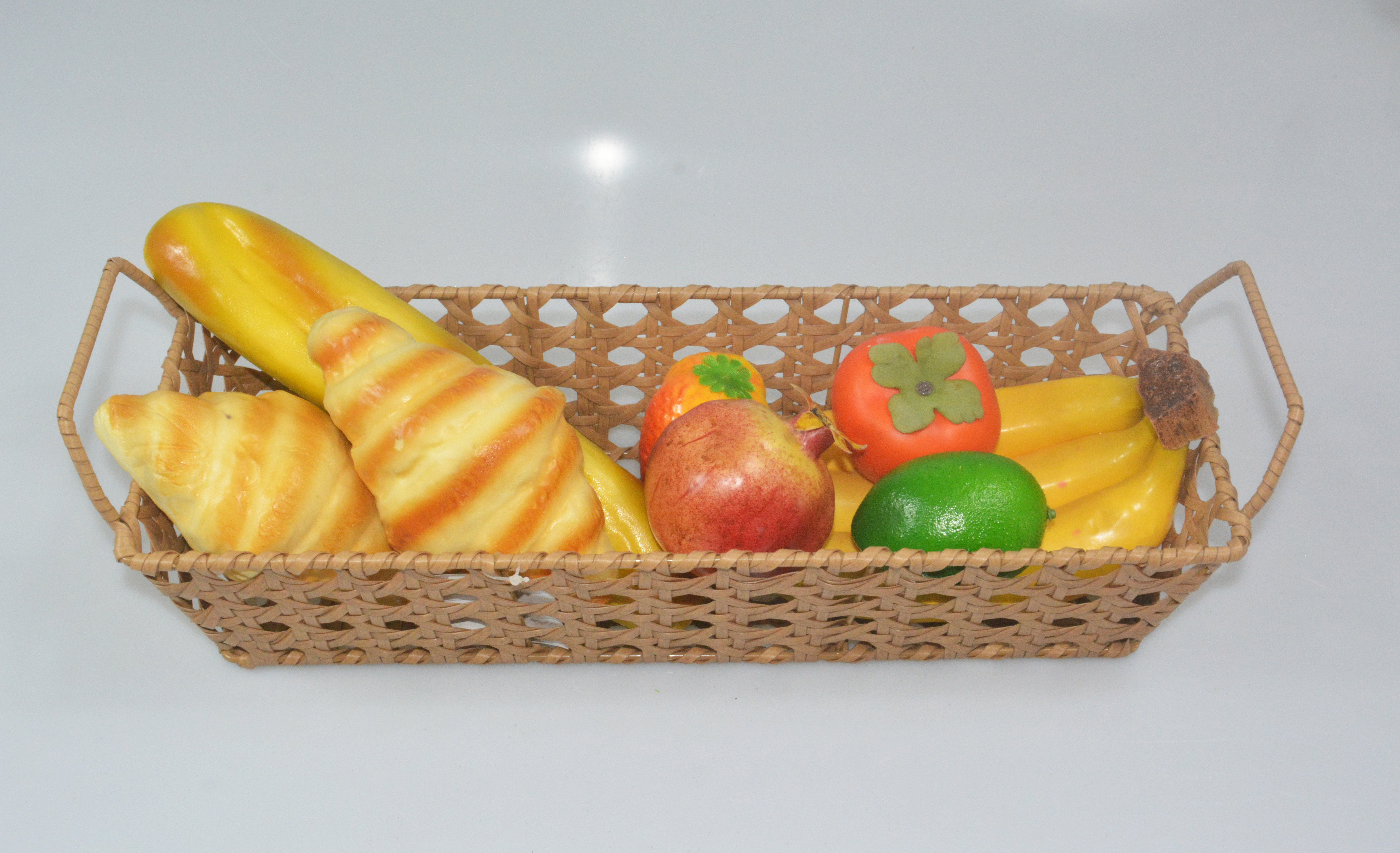PP rattan hand-woven bread fruit picnic basket with handle