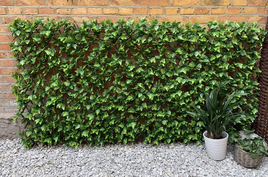 Expandable Willow Trellis with Artificial Leaf