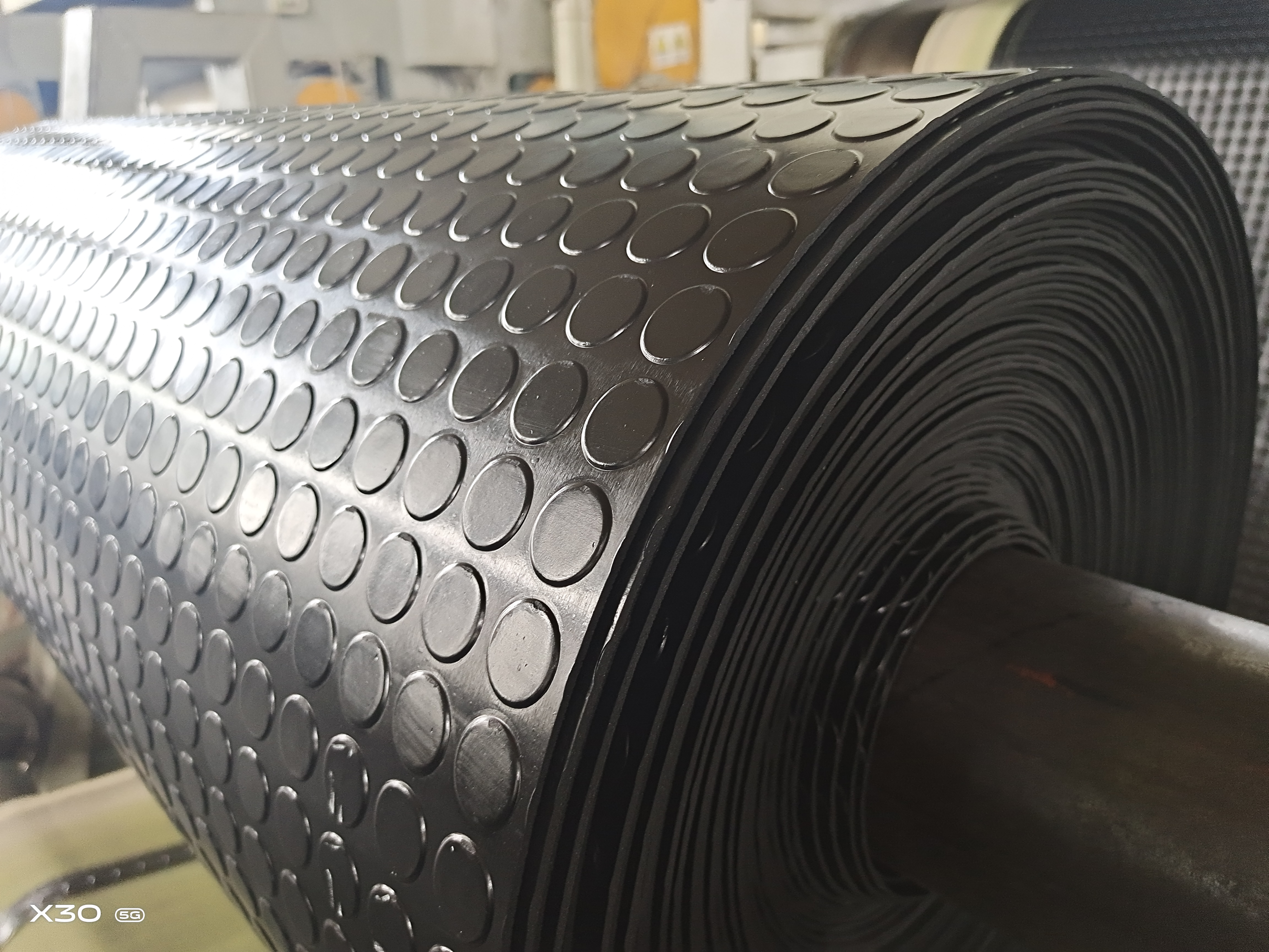 Heavy duty Anti Slip Waterproof 3 mm coin round button rubber mat flooring sheets