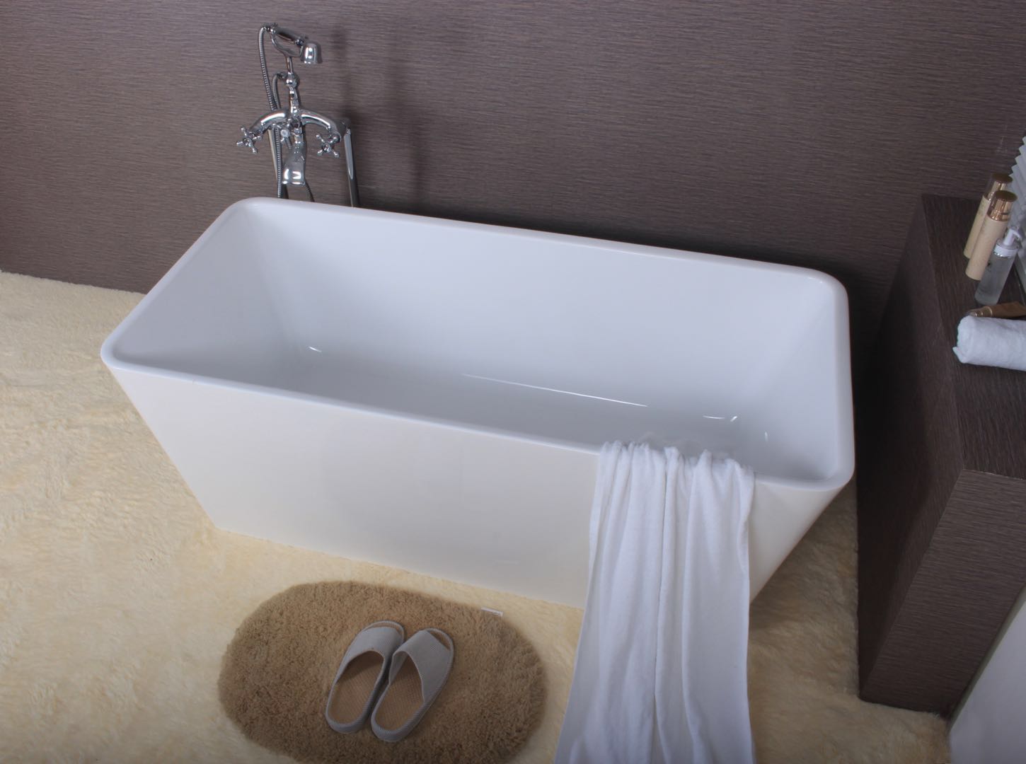 Free-standing bathtub-DM-824