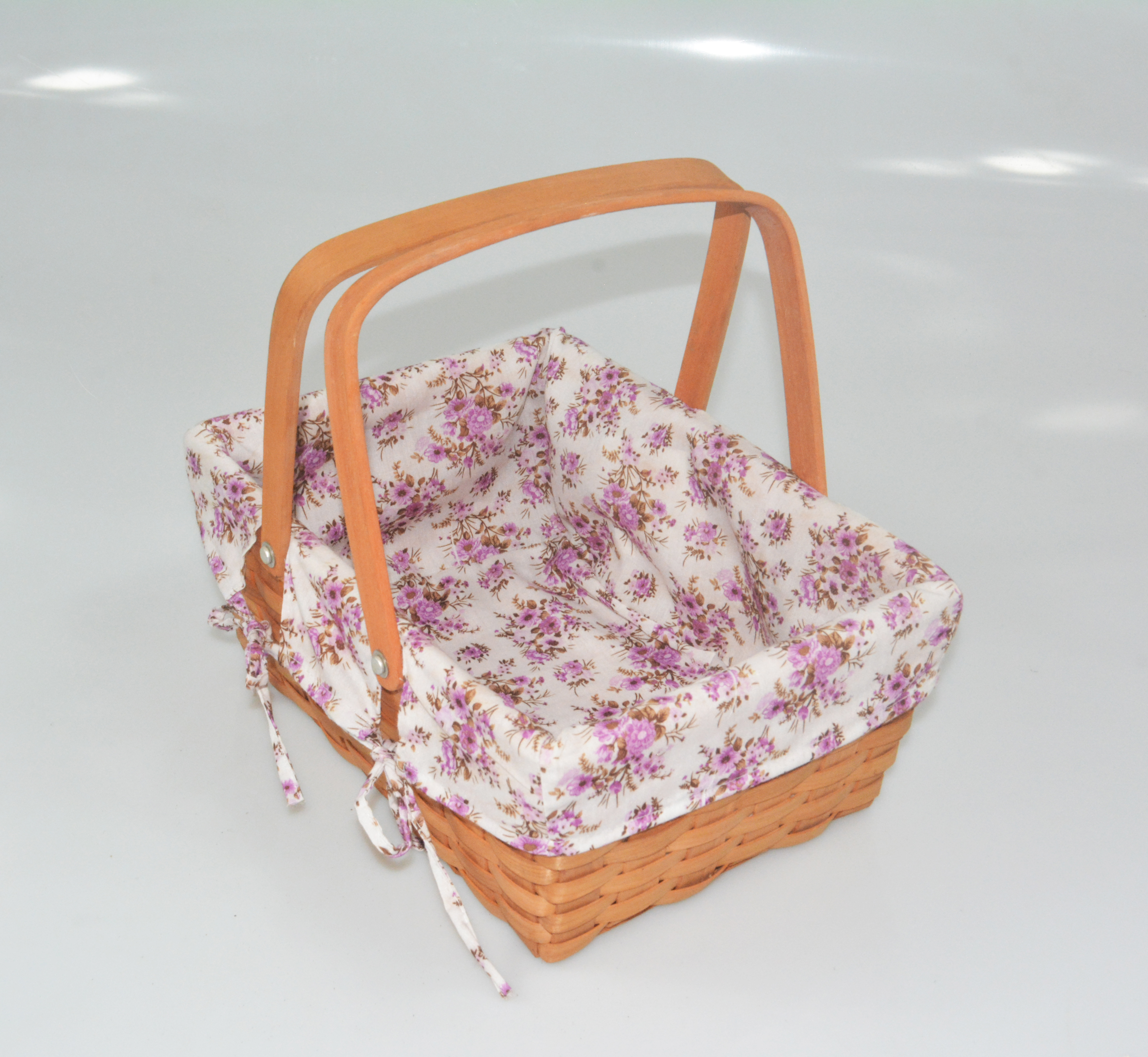 Wood chip woven bread portable picnic basket