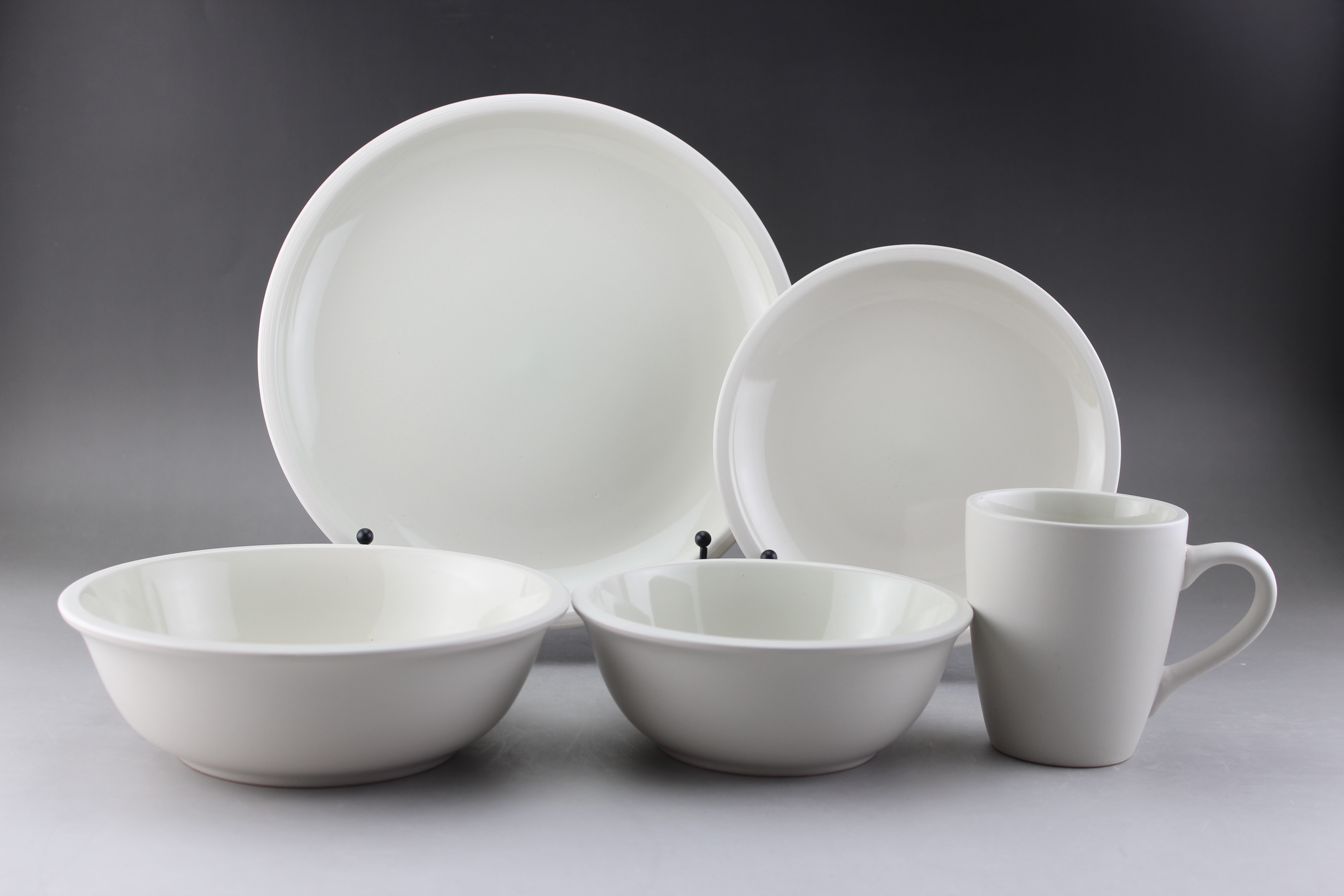 Solid color dinner set