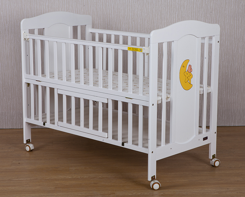 wooden baby cot TM709