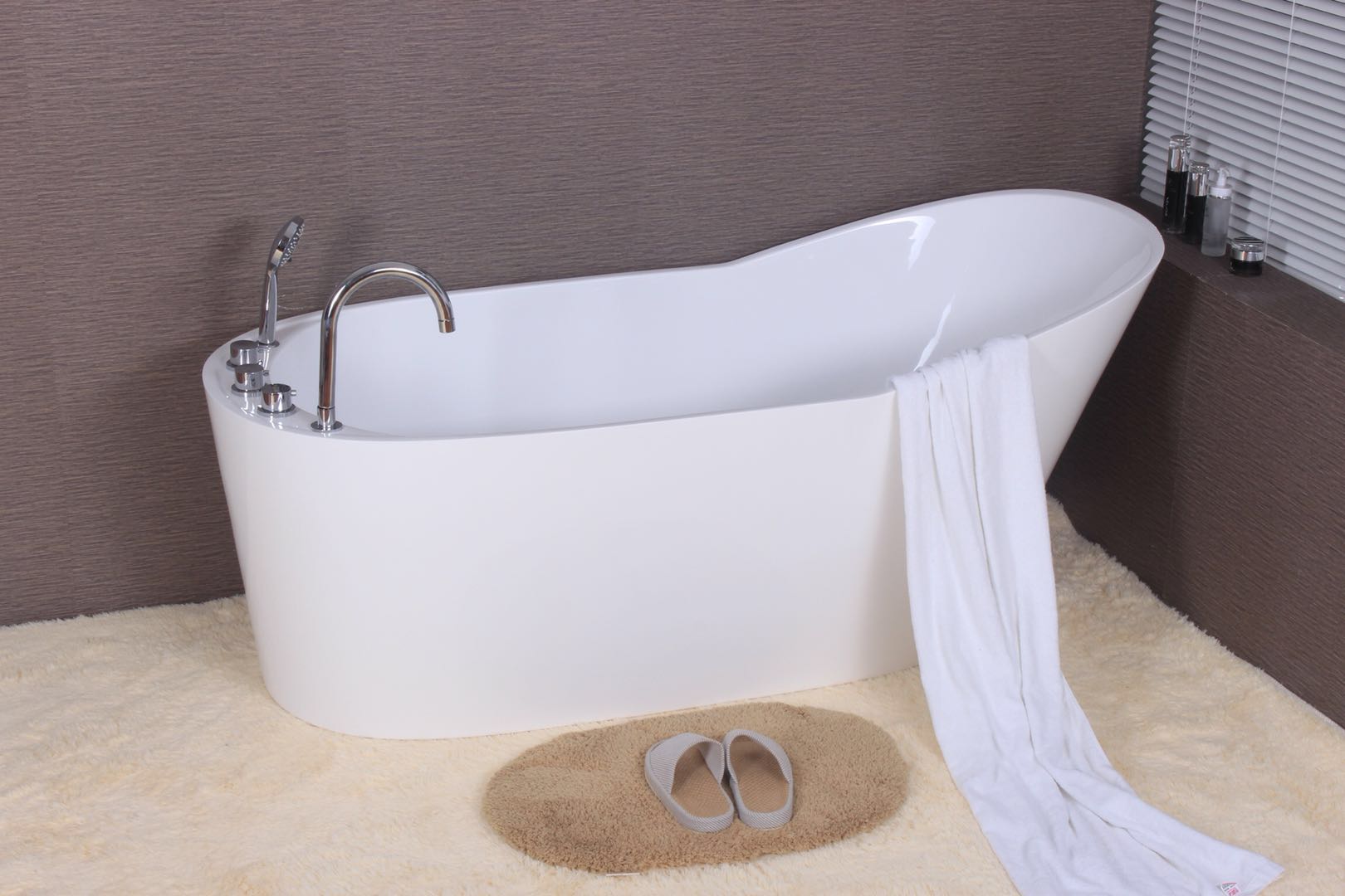 Free-standing bathtub-DM-839