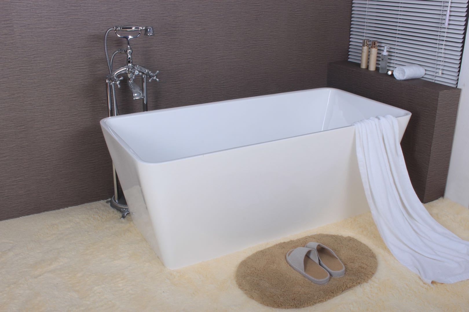 Free-standing bathtub-DM-825