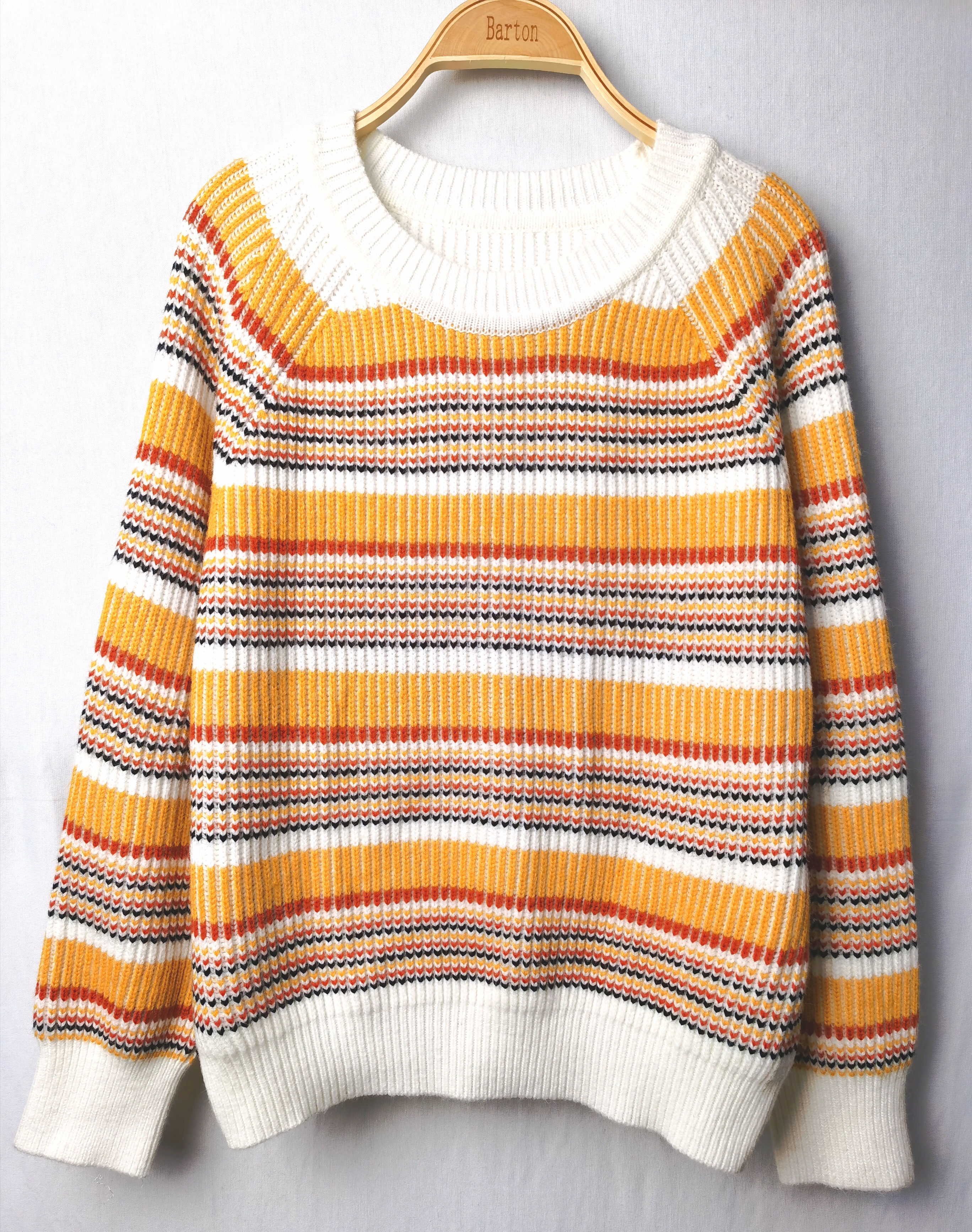 Women Knitted Stripe Pullover With Round Neck