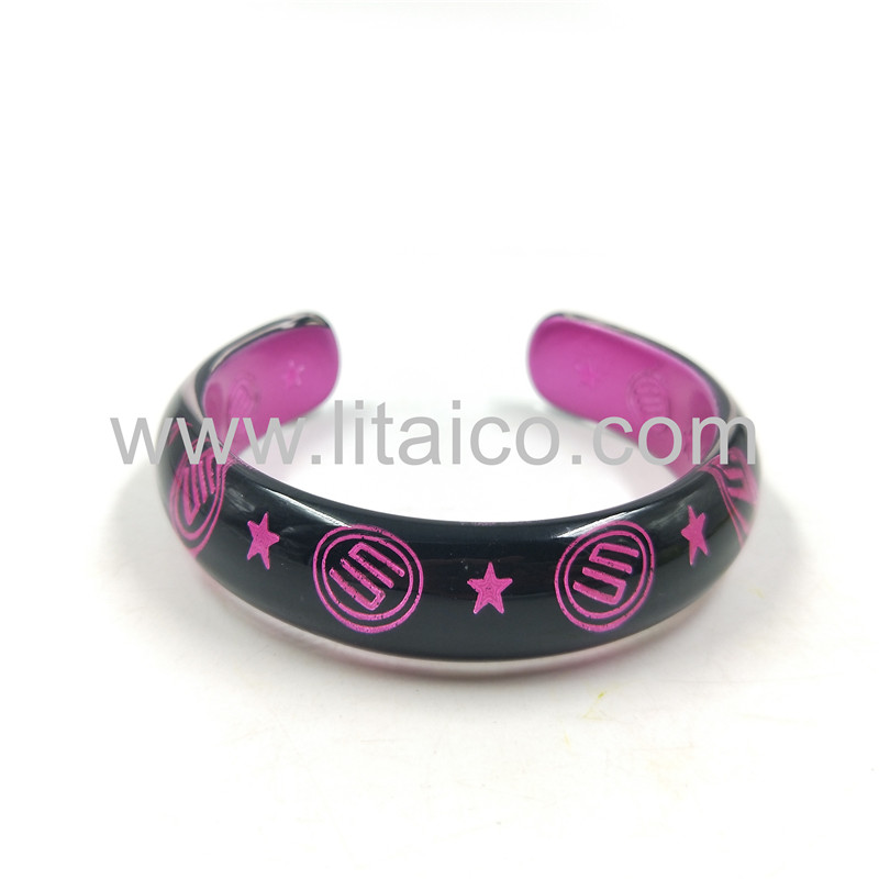 Acrylic star bracelet
