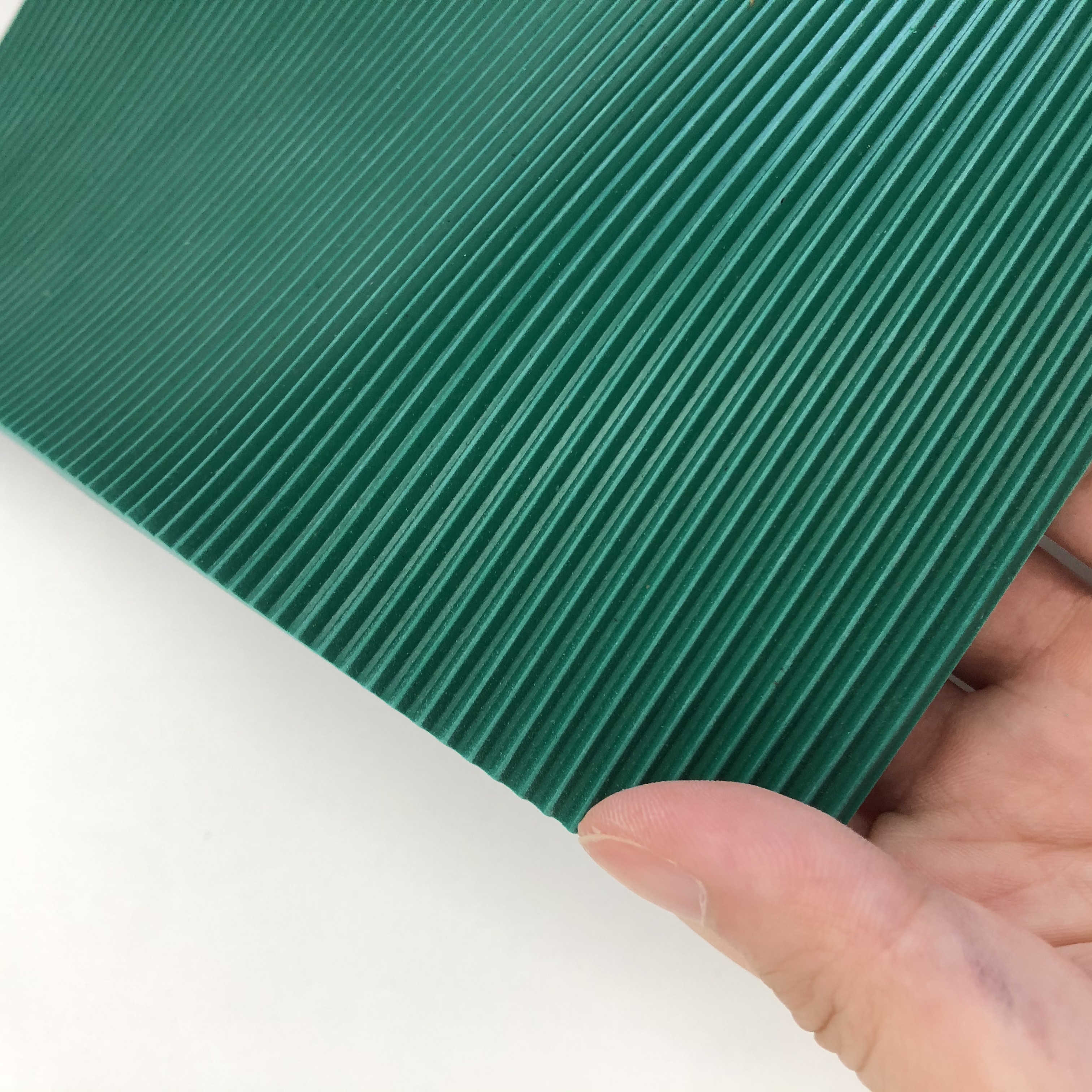 Manufacturers direct insulation stripe non - slip mat
