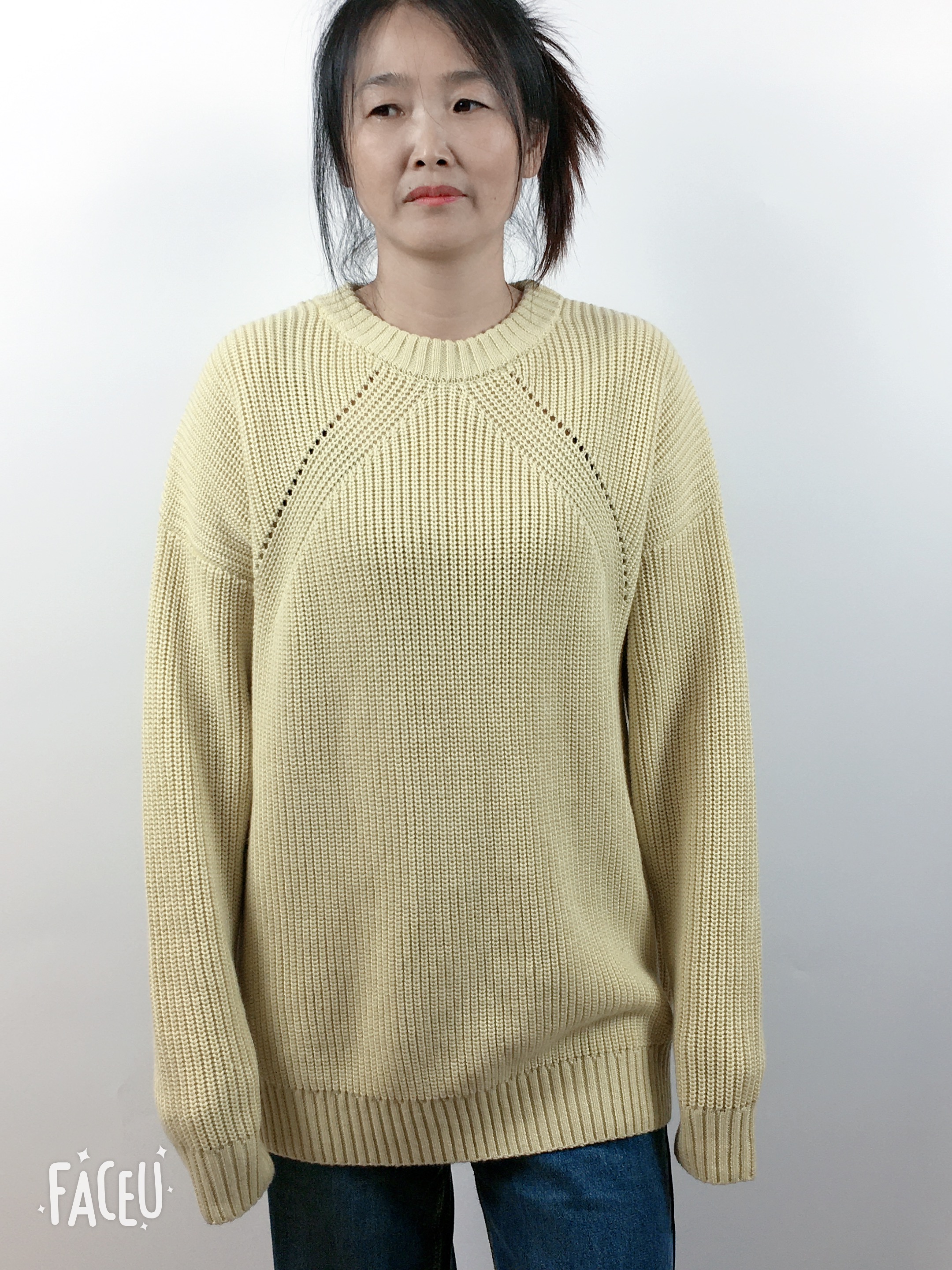 Ladies' crew neck long sleeve knitted jumper