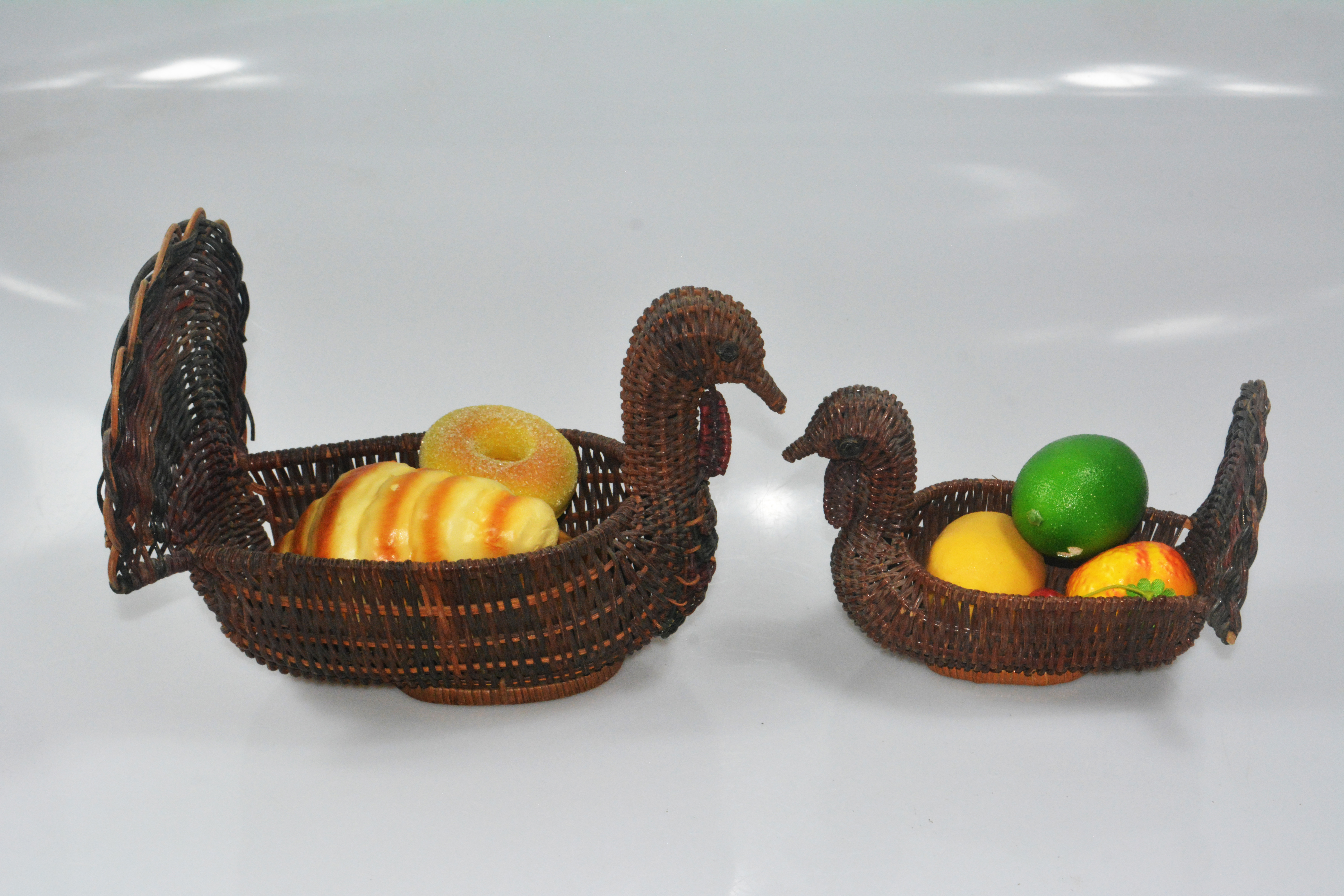 Peacock shape natural rattan handicraft fruit bread storage basket set of 2