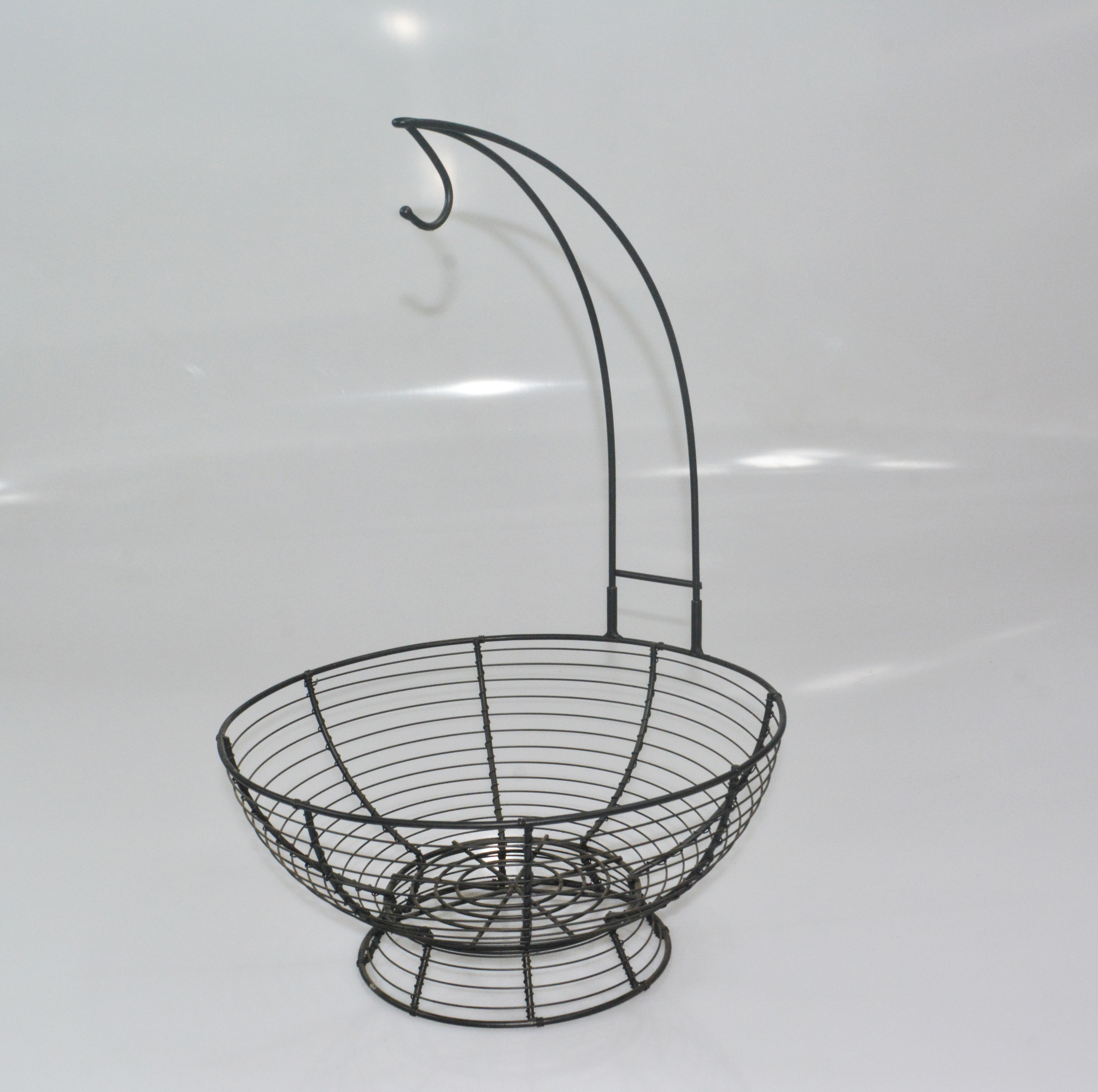 KD decorative metal wire fruit bread basket with banana hook