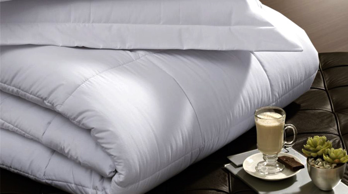 Hotel Bedding